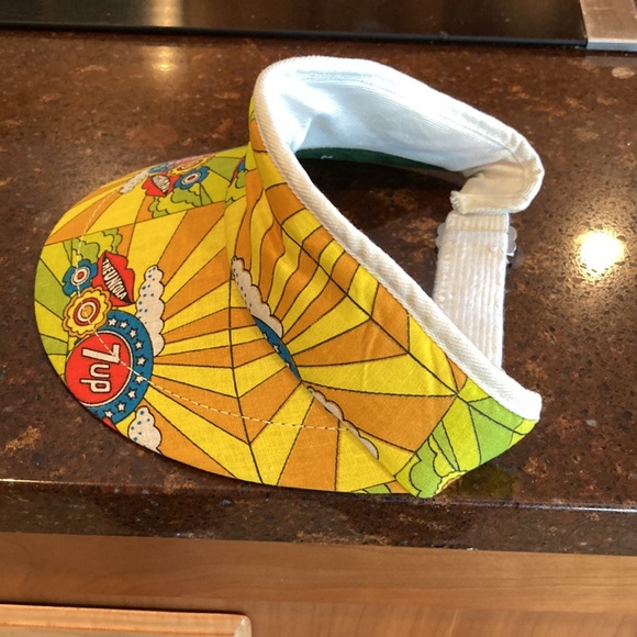 1970’s Vintage 7-Up Groovy Visor.  Rare. - Picture 2 of 4